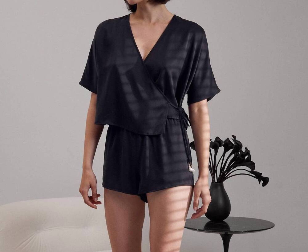 NEW LUNYA women's washable silk pearl dolman short set in black